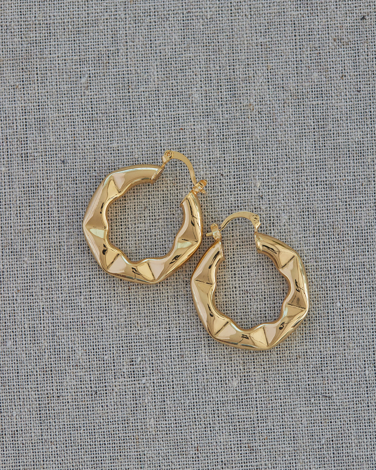 NIX HOOPS (GOLD) - Earrings