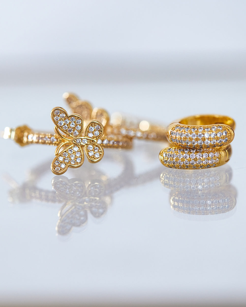 PAPILLON HOOPS (GOLD) - Earrings