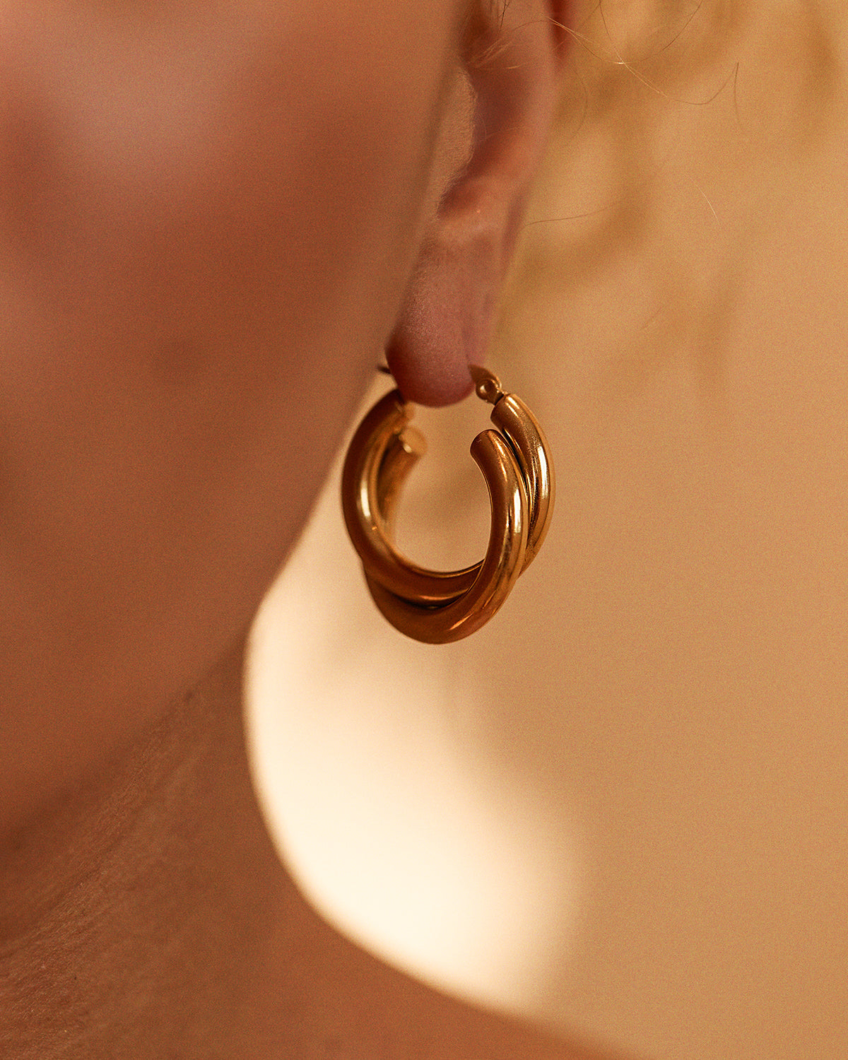 QUASAR HOOPS (GOLD) - Earrings