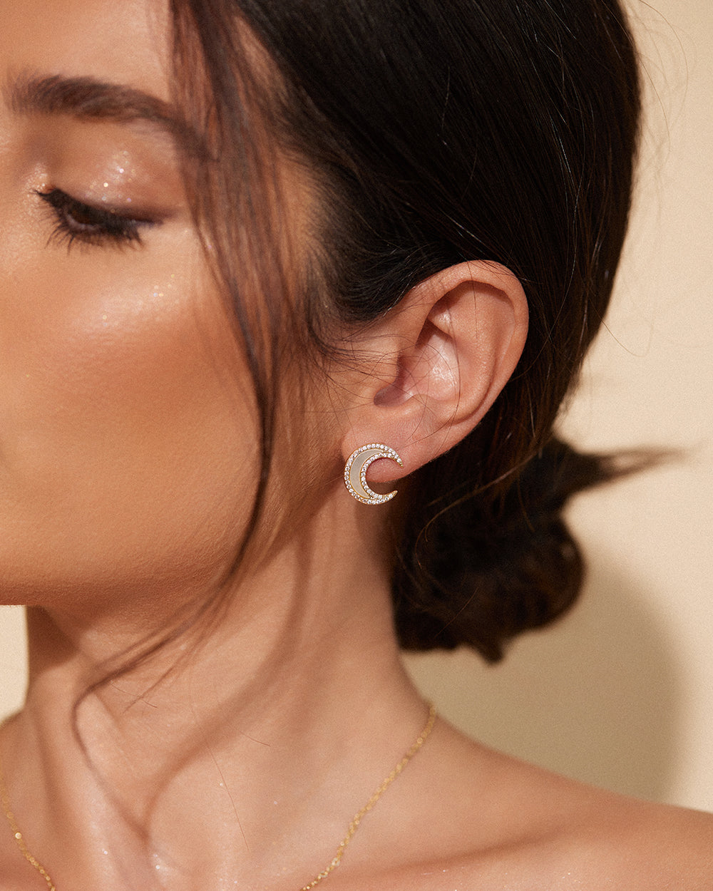 SNOW MOON STUDS - Earrings