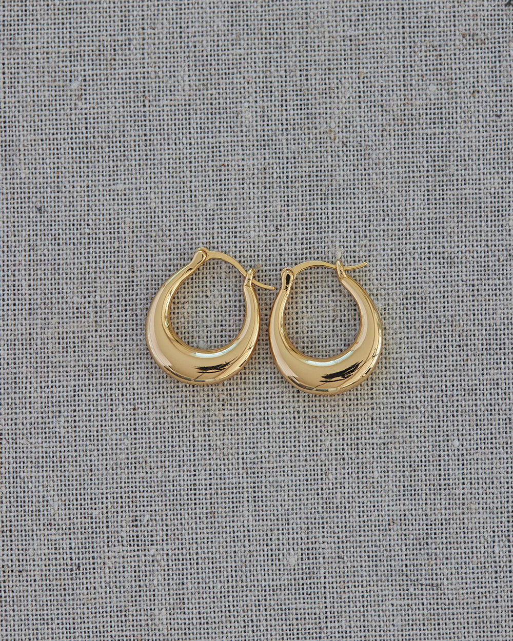 SÍGMA HOOPS (GOLD) - Earrings